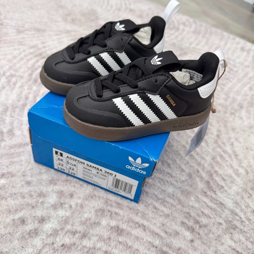 *SOLD* Adidas Toddler Samba Sneakers 6k
